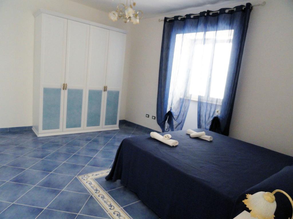 Chiaia Apartments Ponza Habitación foto
