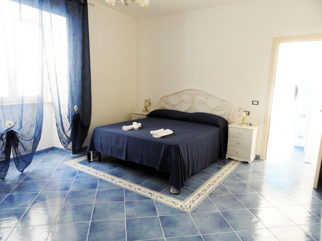 Chiaia Apartments Ponza Habitación foto