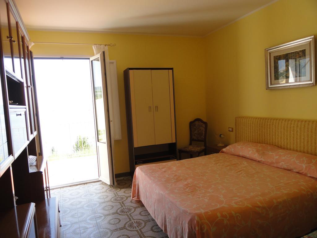 Chiaia Apartments Ponza Habitación foto